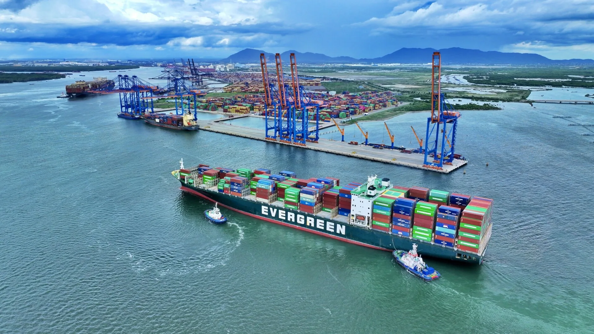 Xu hướng “chuyển đổi kép” của doanh nghiệp logistics