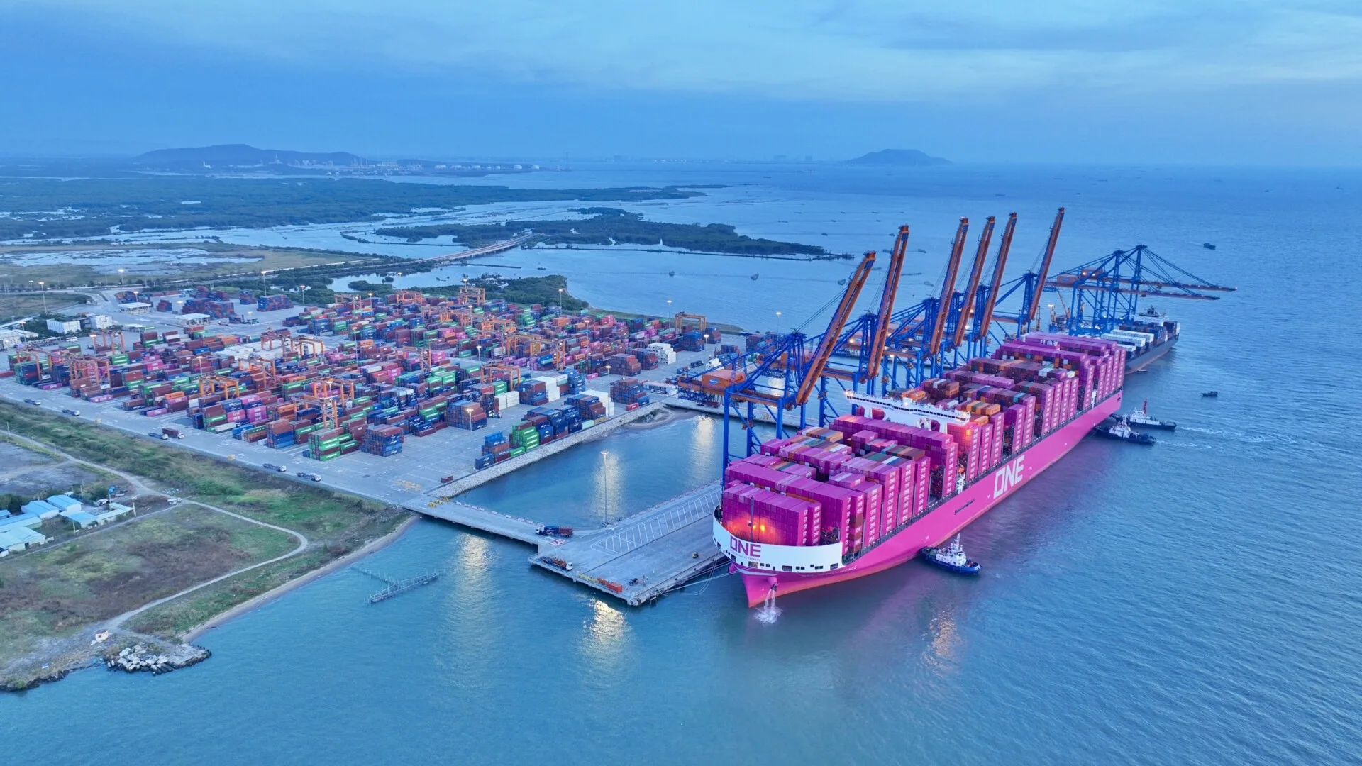 Gemalink welcomed the “FULL PINK” mega vessel ONE INTELLIGENCE