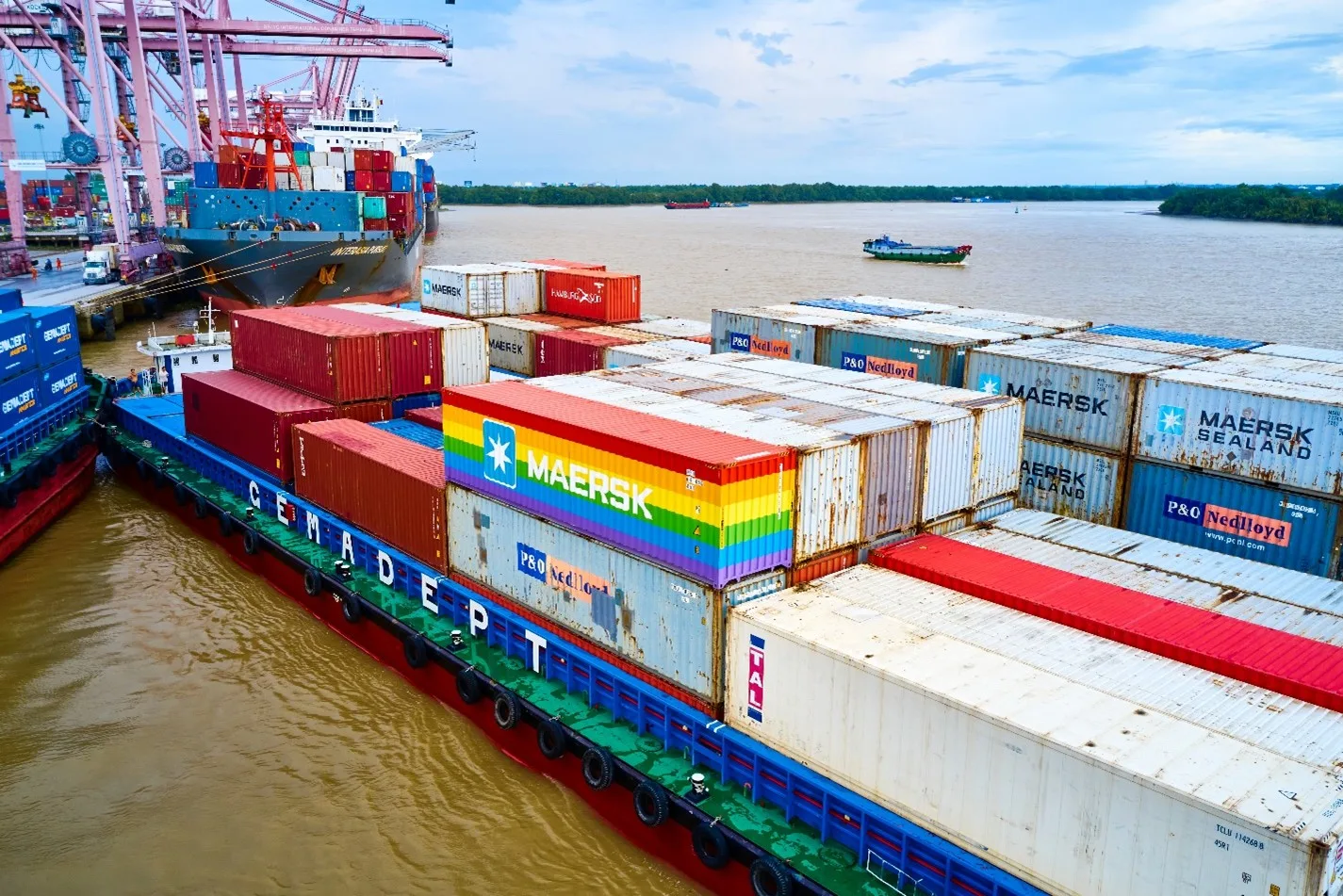 Gemadept welcomes Maersk Line Rainbow container to Vietnam in the #InclusionAllTheWay Campaign
